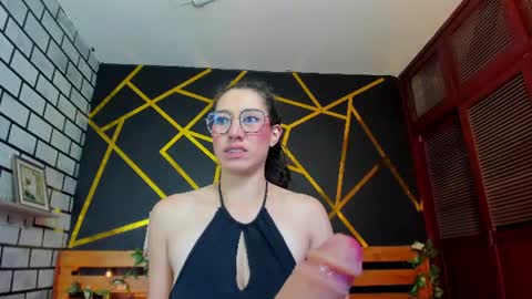 Sarah online show from August 4, 6:16 pm