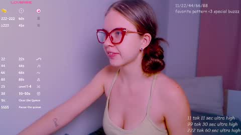 Sarah online show from August 12, 6:32 pm