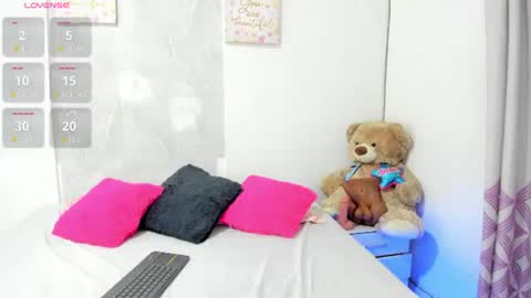 sarah_lowee online show from July 24, 7:50 pm
