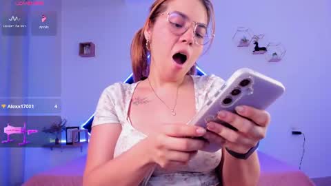 Sarah  online show from August 12, 3:25 pm