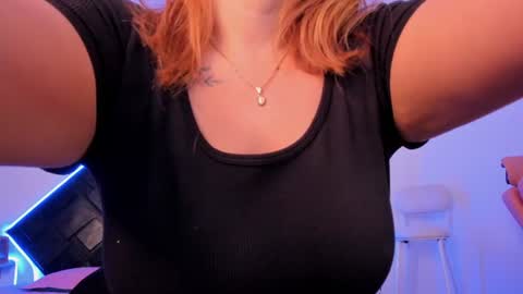 Sarah  online show from August 15, 1:04 pm