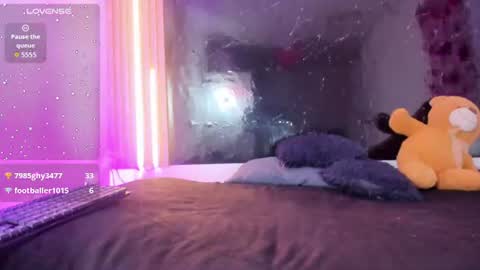 sarahajhoness online show from July 28, 9:43 pm