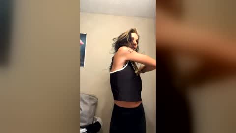 saraharper907 online show from July 6, 2:26 am