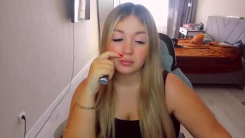 Sarah online show from July 7, 1:04 pm
