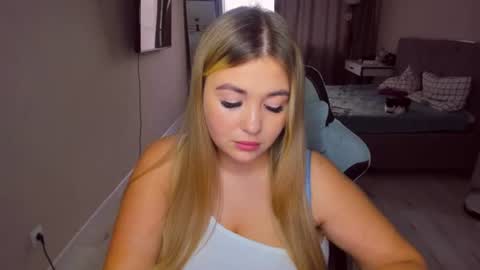 Sarah online show from July 28, 3:18 pm