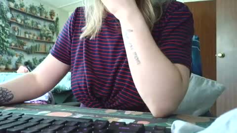Sarah online show from July 31, 10:26 pm