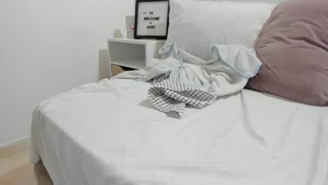 charly online show from August 2, 6:42 am