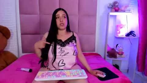 sarai_honeey online show from August 10, 10:55 pm