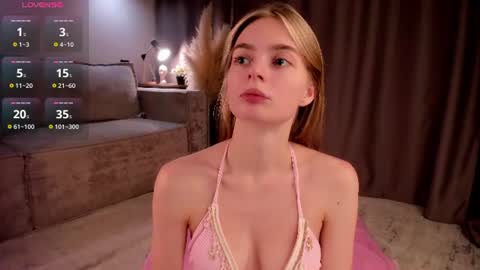 Rosie online show from August 4, 9:45 pm