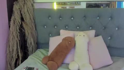 Sara Ledouxx online show from March 24, 9:31 pm