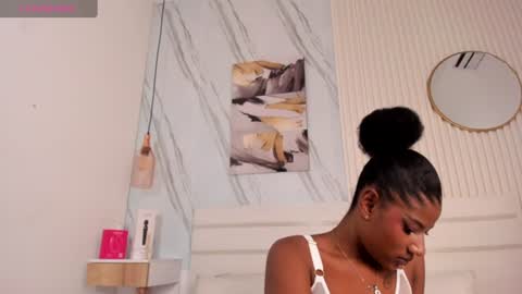 Sara Lewis online show from August 5, 6:39 pm