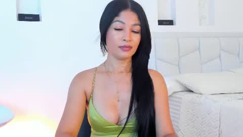 saralife69 online show from July 30, 12:56 pm