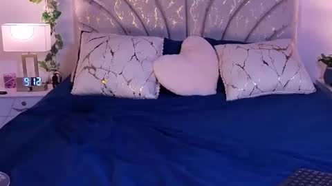 Saralynnn online show from August 20, 2:12 pm