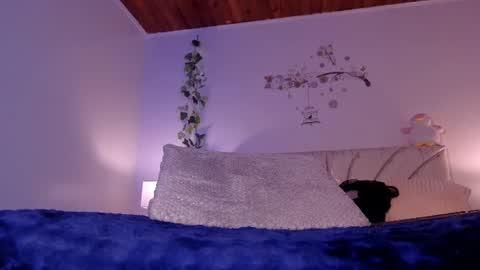 Saralynnn online show from September 5, 5:12 am