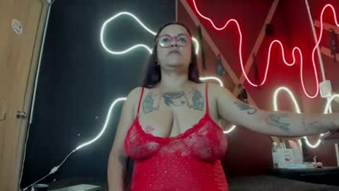saraparquer online show from July 29, 7:10 pm