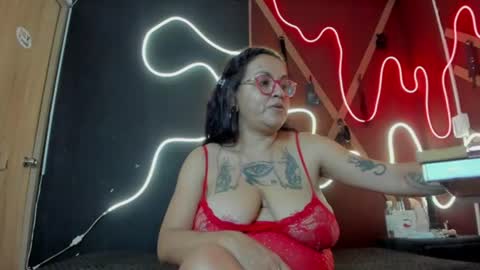 saraparquer online show from July 29, 8:27 pm
