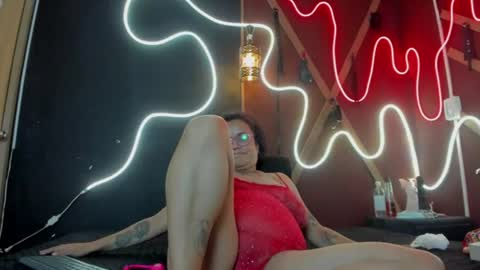 saraparquer online show from July 30, 3:36 am