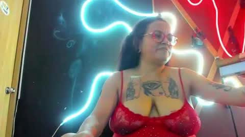 saraparquer online show from August 8, 1:49 am