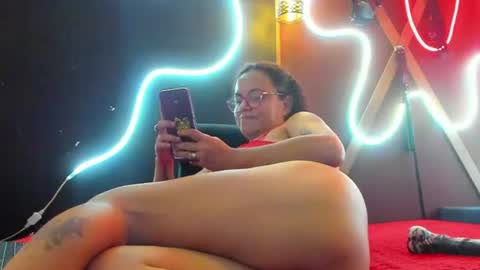 saraparquer online show from August 8, 2:55 am