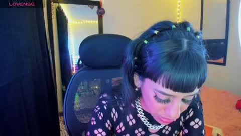 Sara  online show from April 29, 9:12 am