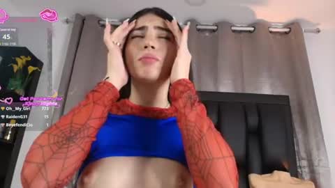 sararoy_ online show from August 4, 12:18 am