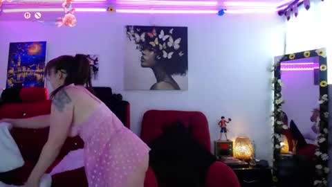 sarasmitthh online show from August 10, 12:28 pm