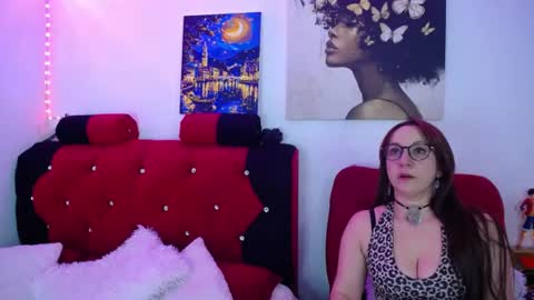sarasmitthh online show from August 12, 2:52 pm