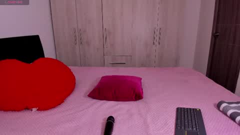 Sara   online show from July 31, 12:55 pm