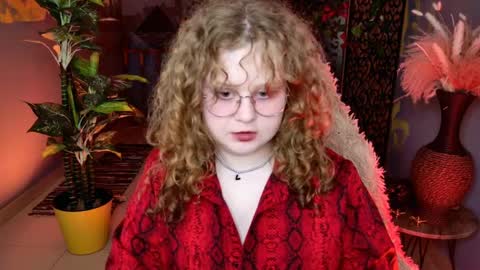 Sara online show from April 6, 9:46 am