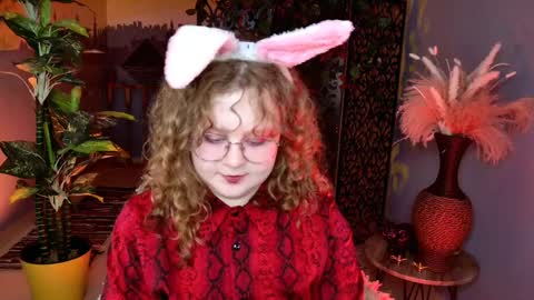 Sara online show from April 6, 10:52 am