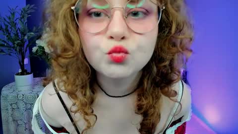 Sara online show from April 7, 10:20 am