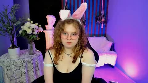 Sara online show from April 7, 3:50 pm