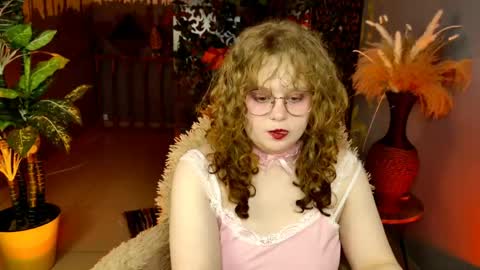 Sara online show from April 14, 2:35 pm