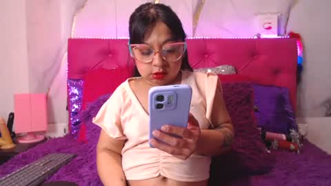 Sara Wills online show from August 3, 2:02 pm