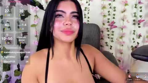 saray__jones online show from August 6, 10:09 pm