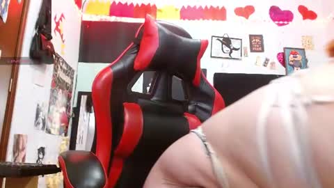 Sara Jimenez online show from August 12, 9:33 am