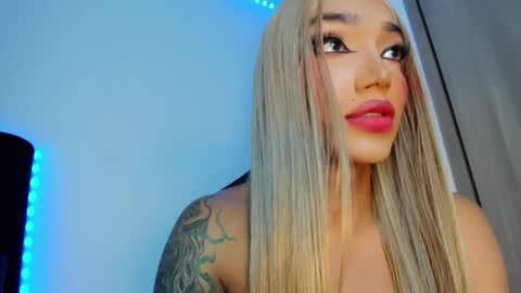 saray_navas online show from July 23, 1:24 pm