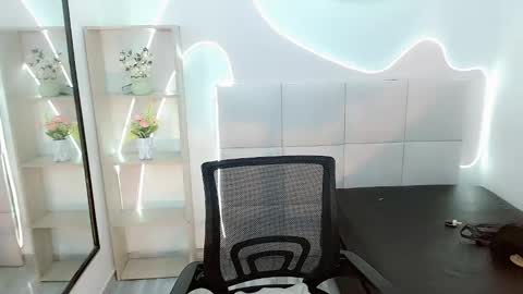 saraypiink online show from August 5, 9:46 pm