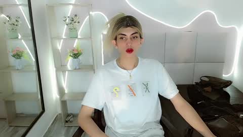 saraypiink online show from August 12, 9:06 pm