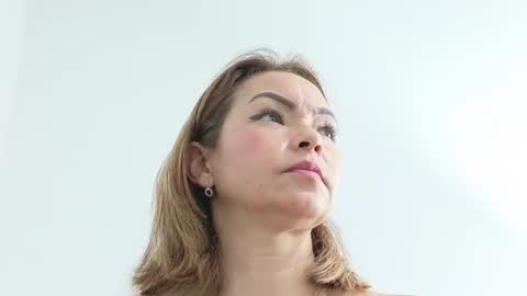 Sara online show from August 8, 5:46 pm