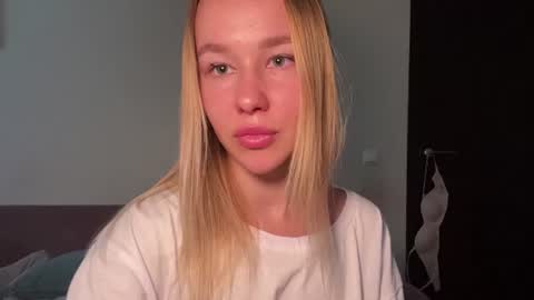 Sara online show from August 1, 1:06 pm
