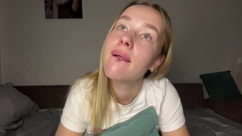 Sara online show from August 8, 5:35 pm