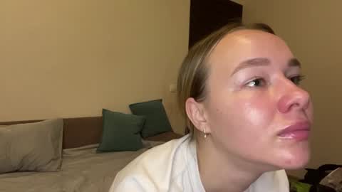 Sara online show from August 8, 9:59 pm