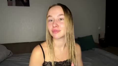 Sara online show from August 10, 5:03 pm