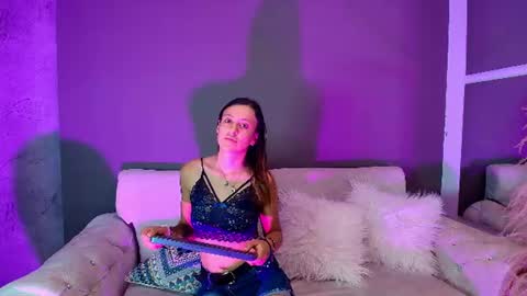 sarira62121 online show from August 18, 1:39 pm
