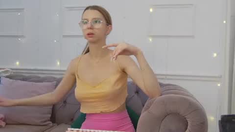 sasha_calle online show from August 7, 8:25 am