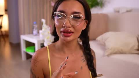 sashafererra online show from July 12, 9:21 pm