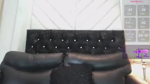 sashafoxy_ online show from August 11, 10:45 pm