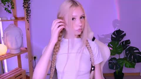 sashaquin online show from August 6, 8:35 am