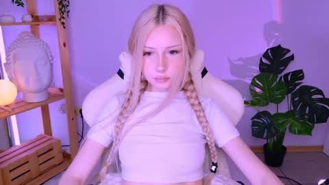 sashaquin online show from August 6, 9:41 am